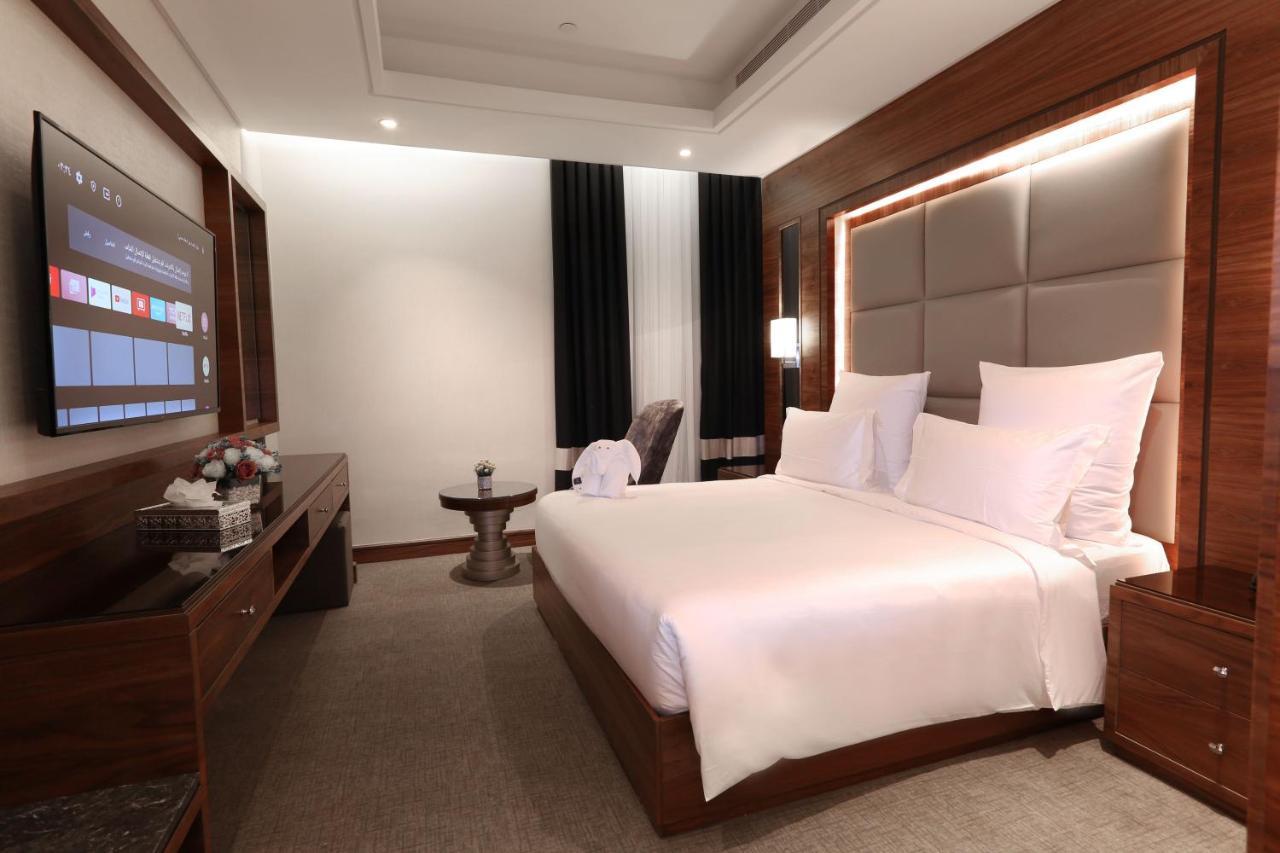 Hotel Weekend Sari