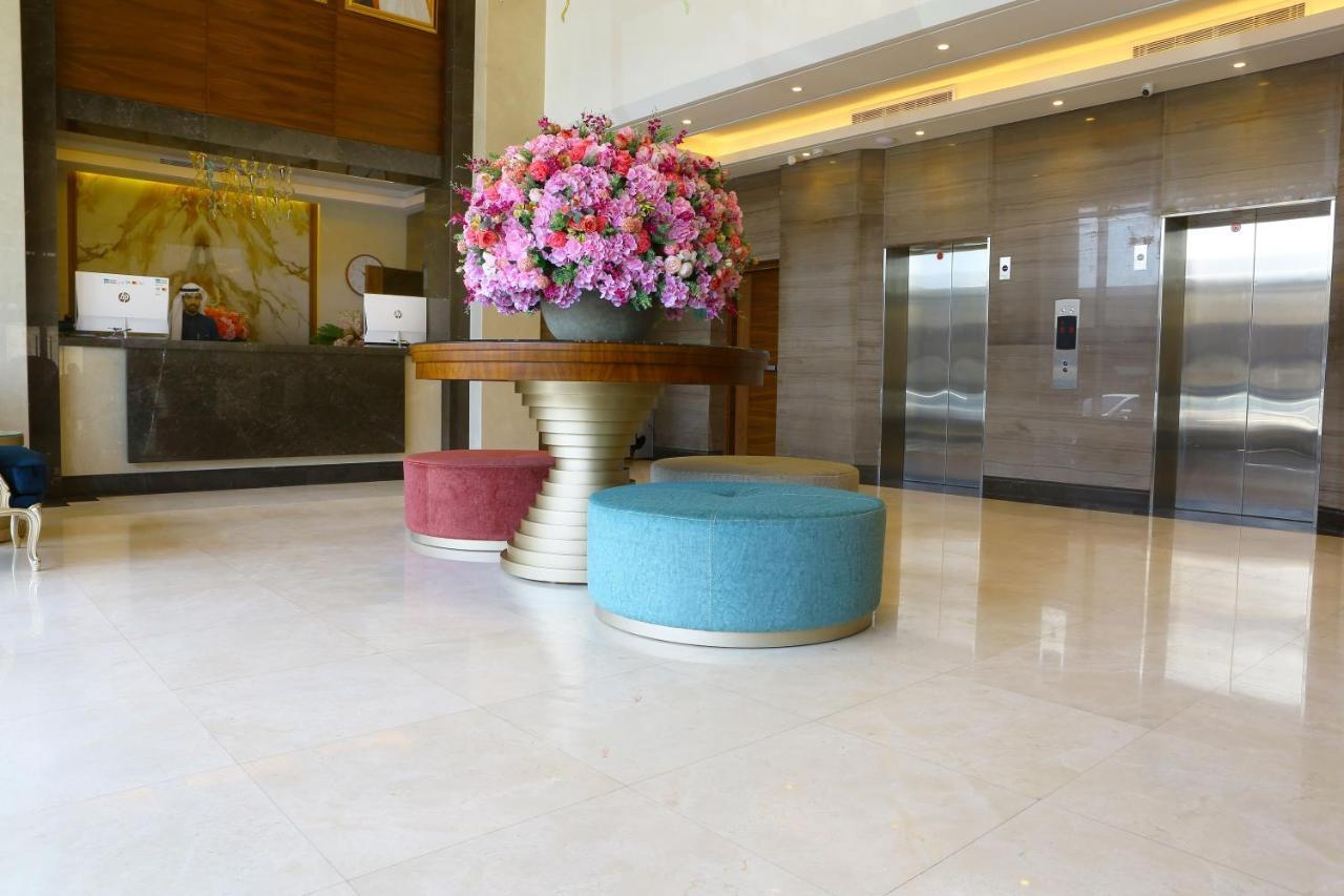 ويك اند صاري 4*