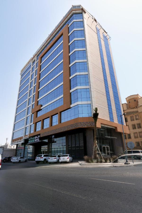 ويك اند صاري 4*